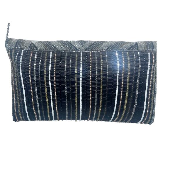 NWT B.Bag beaded crossbody purse with silver chain strap - Picture 4 of 8